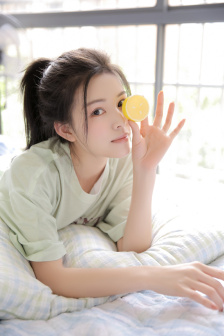 年轻的护士在线